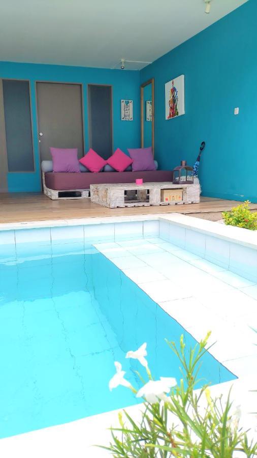 Meno Suites Гили Мено Екстериор снимка
