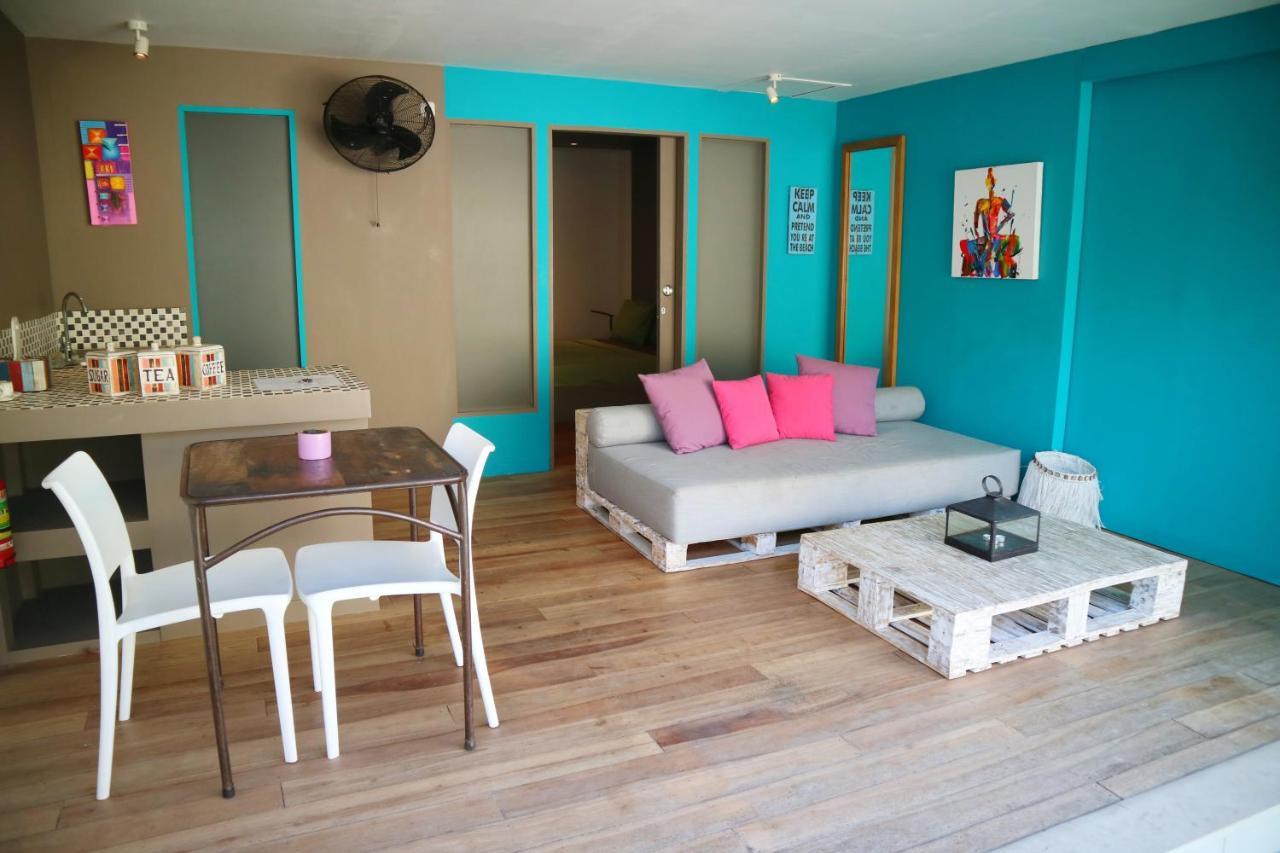 Meno Suites Гили Мено Екстериор снимка